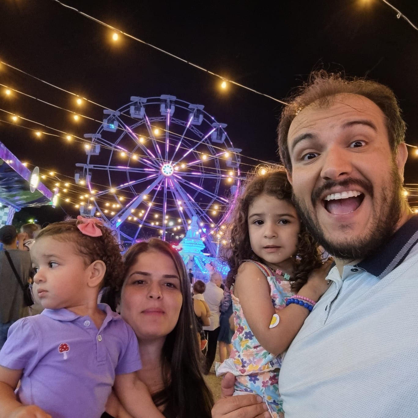 Família na roda-gigante